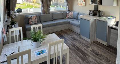 Fantasy Island Resort, The Atlas Pearl with Private Hot Tub - Eastgate D6