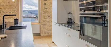 Microwave, oven, dishwasher