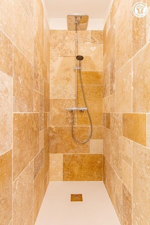 Bathroom - Vrbo Property (CHANES)