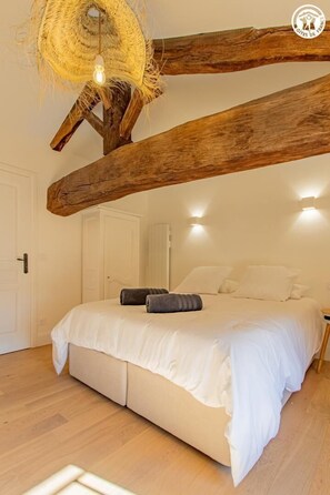 Room - Vrbo Property (CHANES)