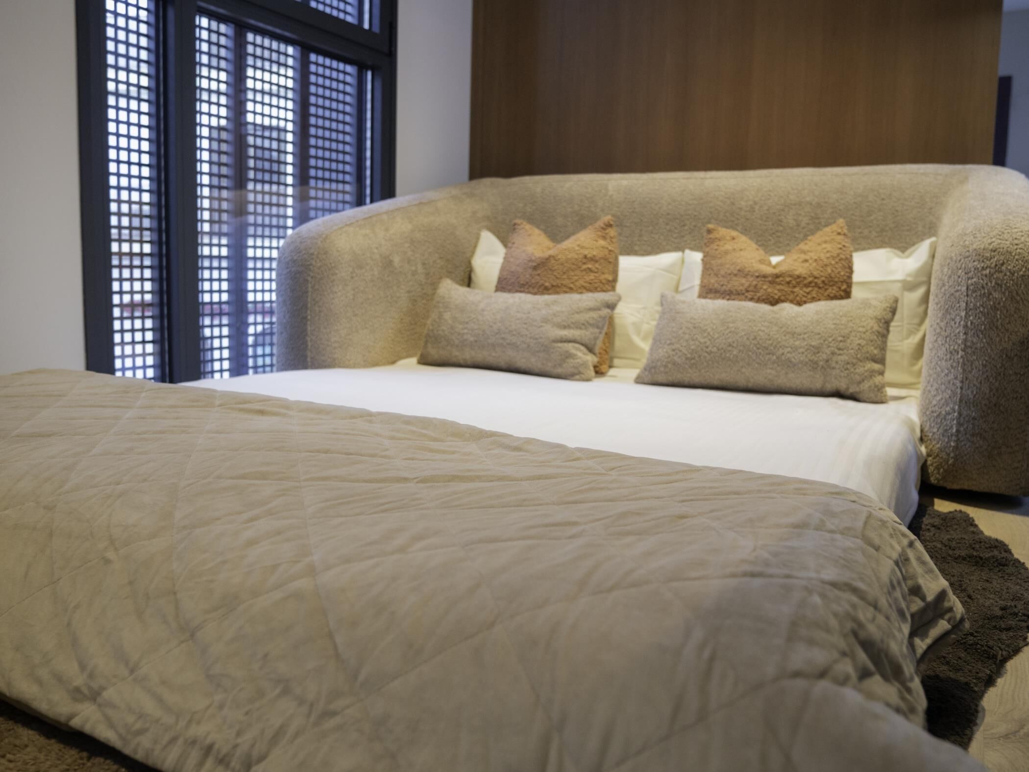 1 bedroom, iron/ironing board, internet, bed sheets
