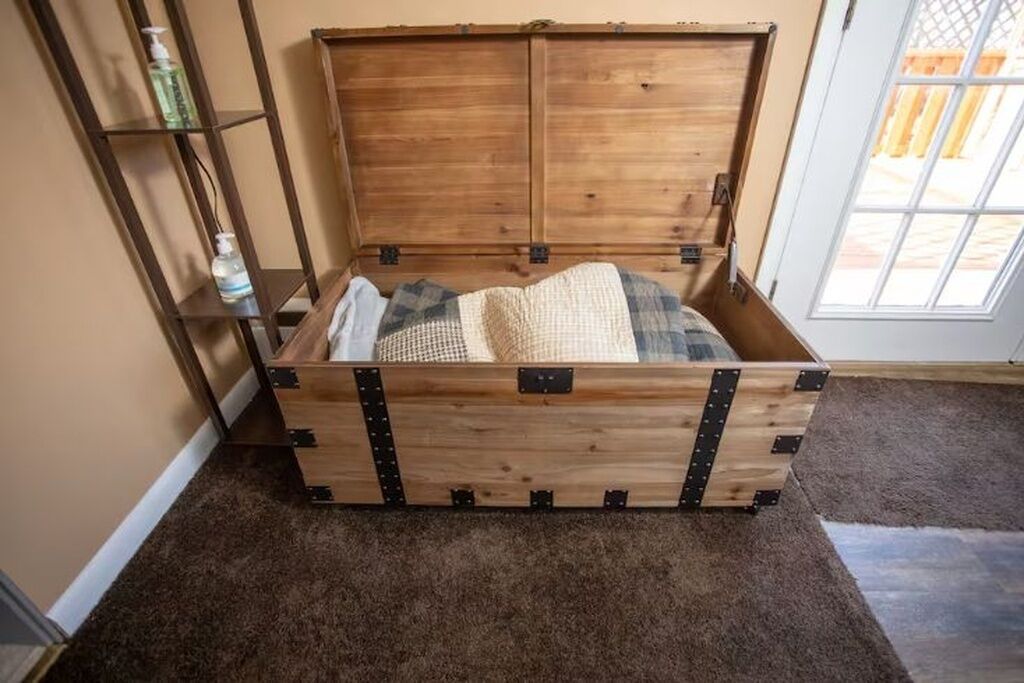 1 bedroom, desk, iron/ironing board, travel crib