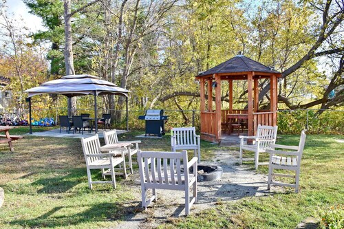 1BR Beach Suite • 5-Min Walk to Beach • BBQ • Parking