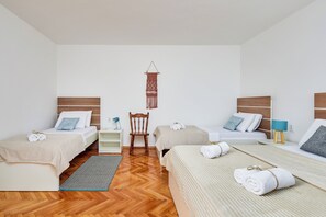 Iron/ironing board, WiFi, bed sheets - Waikiki Beach House Apartments 2BDR (Tivat)