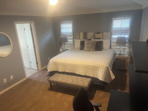 4 bedrooms, free WiFi, bed sheets, wheelchair access - Spacious 4-bedroom house in superb Dallas with  a relaxing hot tub and pool (Dallas)
