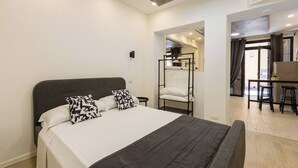 Room - One Bedroom Apartment (ROMA)