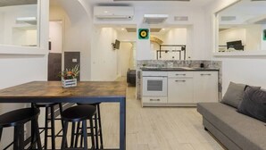 Interior - One Bedroom Apartment (ROMA)
