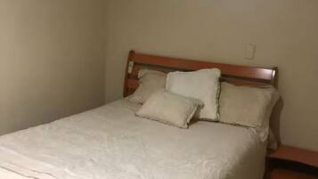 Deluxe Condo, Pool View