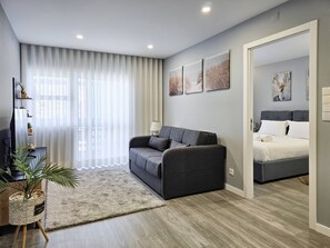 TV - CR Guest House - cosy apartment near the beach (Viana do Castelo)