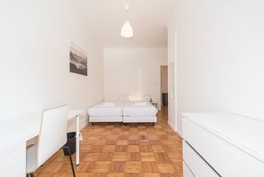 4 Schlafzimmer, Bügeleisen/Bügelbrett, Internetzugang, Bettwäsche