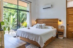 2 bedrooms, in-room safe, WiFi, bed sheets - Brand-New Jungle Hideaway with Ocean View (Sámara)