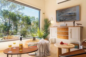 Interior - Studio 216 @Bruny ~Romantic, Beachfront & Secluded (Alonnah)