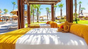 Terrace/patio - Sunny Cabo Getaway on Medano Beach (Cabo San Lucas)