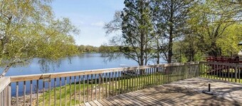 Cozy Lakeside Retreat: Charming Cabin on Lake Marie in South Haven, MN.