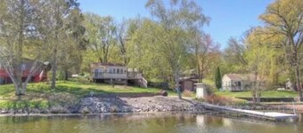 Cozy Lakeside Retreat: Charming Cabin on Lake Marie in South Haven, MN.