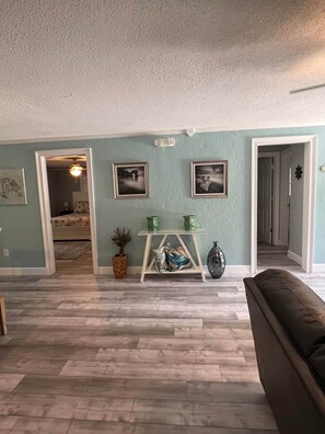Interior - Pet Friendly home with Hot Tub close to Beach (Largo)