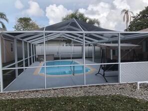 A heated pool - Pet Friendly Pool Home close to Indian Rocks Beach (Largo)
