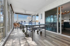 Game room - 180° Mountain View Sunsets Fire Pit Near Brevard (Brevard)
