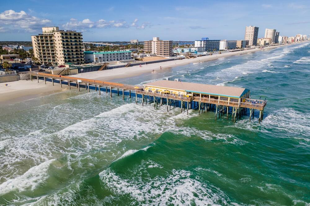 Ocean Breeze Resort 202 - Halifax Estates, FL