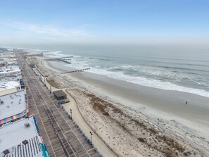 Beach nearby - 10th Street Beach Block Condo (Ocean City)
