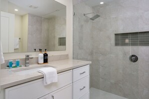 Hair dryer, towels - "Paradise Cove" Enjoy Salty Evening Breezes! (Carolina Beach)