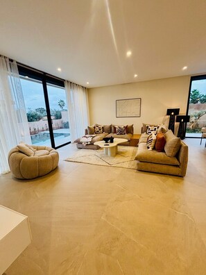 Living area - Sumptuous Villa with swimming pool in the secure estate of MYSK Route d'amizmiz (Marrakech)