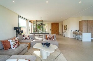Living area - Sumptuous Villa with swimming pool in the secure estate of MYSK Route d'amizmiz (Marrakech)