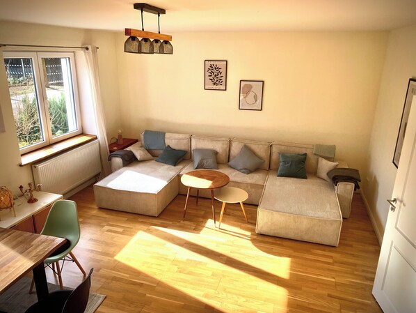 Living area - Vrbo Property (Nauen)