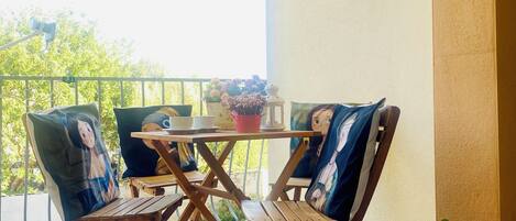 屋外ダイニングエリア