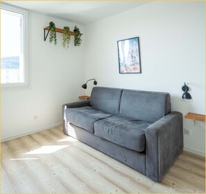TV, offices - Chez Gilles I Studio I Ambilly (Ambilly)