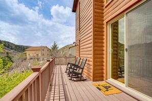 Unclassified image, 2 of 30, button - Gorgeous 4-bedroom cabin in enjoyable Summerhaven getaway +game room (Summerhaven)