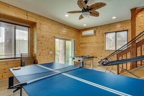 Unclassified image, 3 of 30, button - Gorgeous 4-bedroom cabin in enjoyable Summerhaven getaway +game room (Summerhaven)