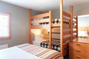 1 bedroom, iron/ironing board, WiFi, bed sheets - Suite 4 @ The Suites on Main (Leavenworth)
