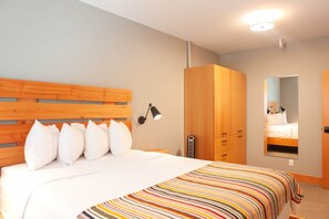 3 chambres, fer et planche à repasser, lit parapluie, Wi-Fi gratuit