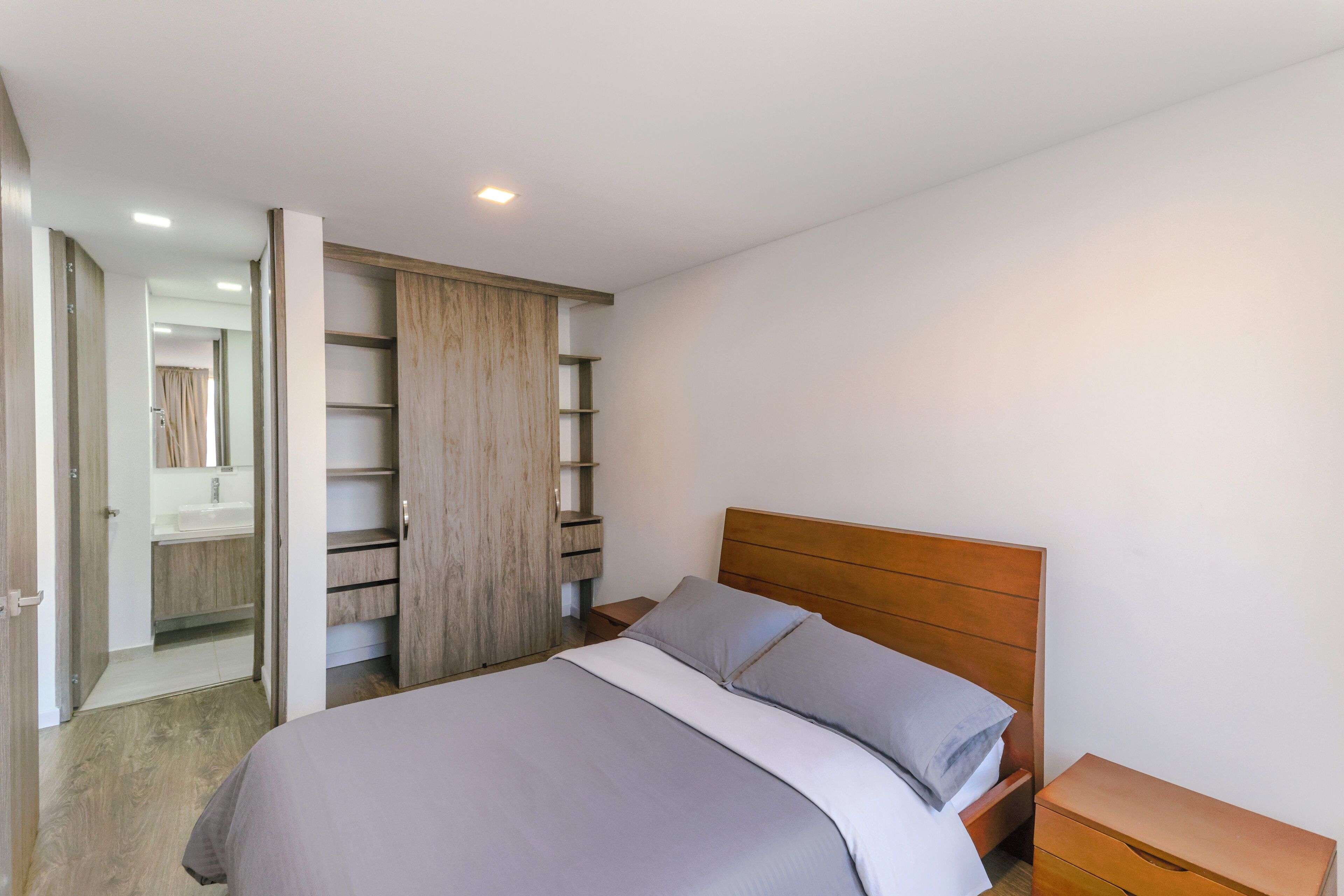 1 dormitorio, tabla de planchar con plancha, wifi gratis y ropa de cama