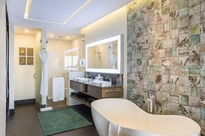 Bathroom - Garza Blanca Luxury 2BR Condo in Cancun, 5 Resort Amenities & Beach Access (cancun)