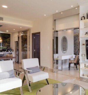 Interior - Garza Blanca Luxury 2BR Condo in Cancun, 5 Resort Amenities & Beach Access (cancun)