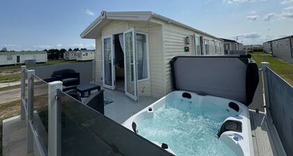 Fantasy Island Resort - The Sierra with Private Hot Tub - Eastgate E5
