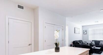Brand New Luxury 2BR/BA w/Pool + Grill Modern Stay