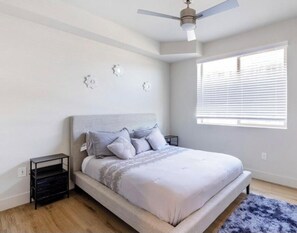 Room - Brand New Luxury 2BR/BA w/Pool + Grill Modern Stay (Phoenix)