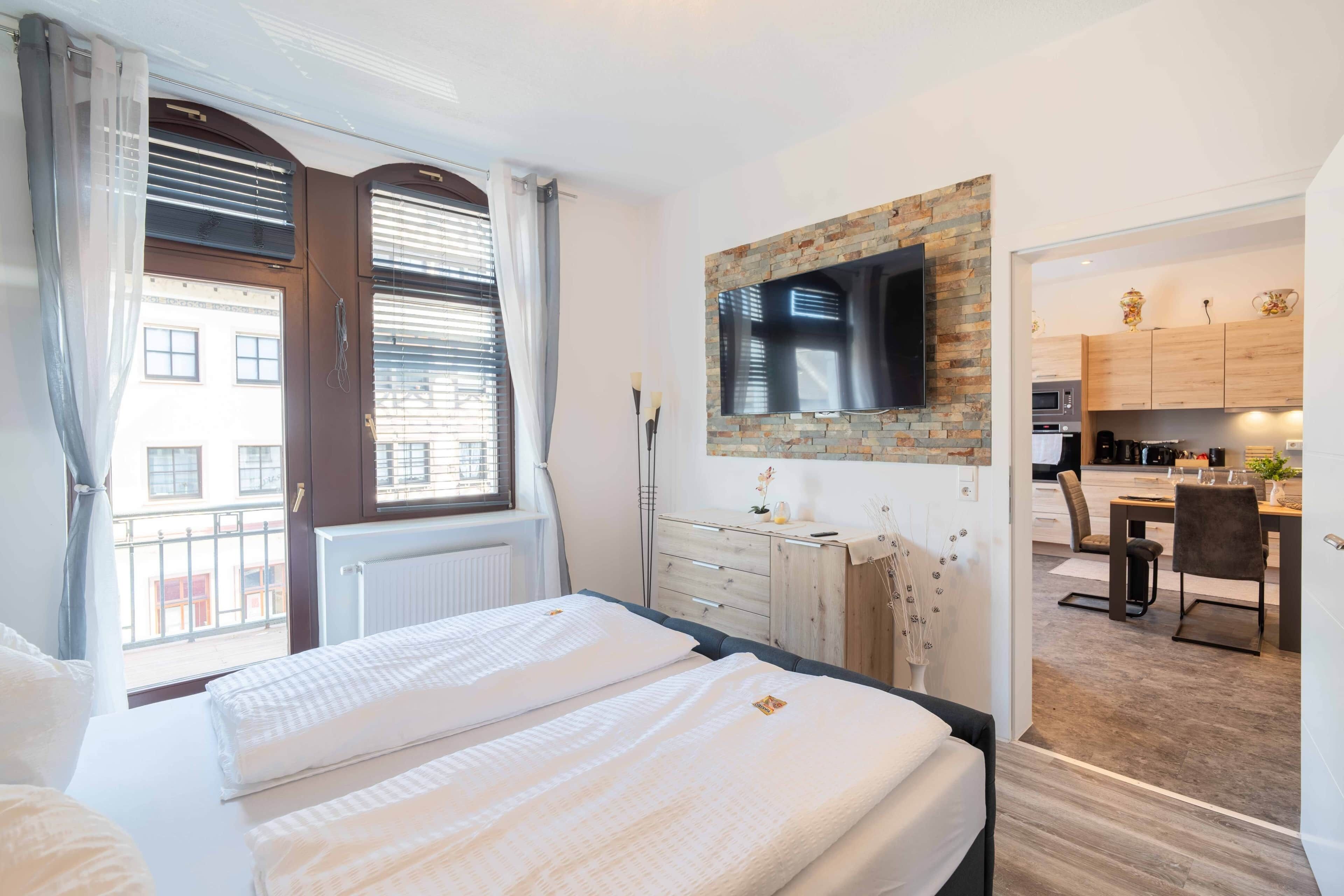 In-room safe, WiFi, bed sheets
