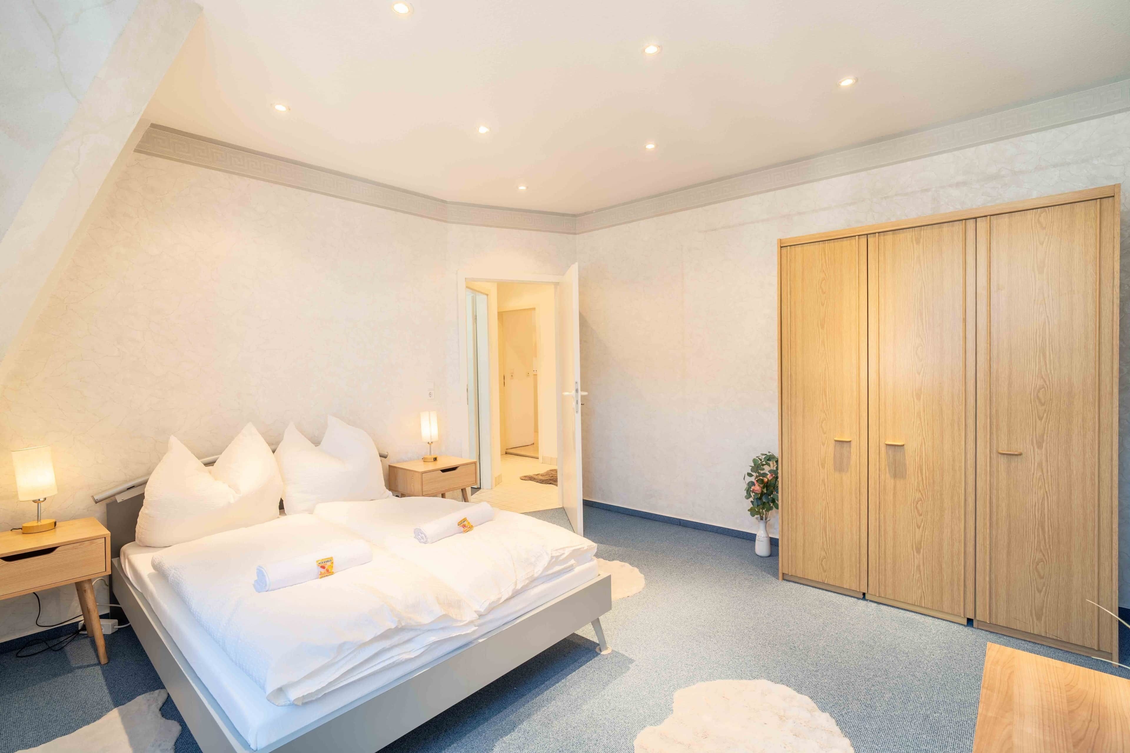 In-room safe, WiFi, bed sheets