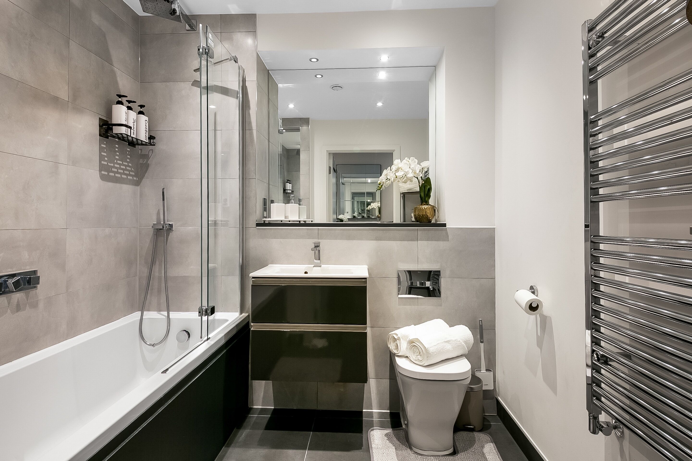 Shower, towels