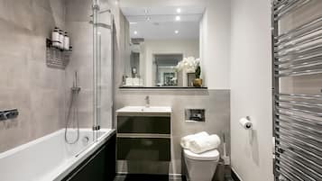 Shower, towels