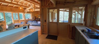 Maison bois au pied du lac d'Hourtin, aux portes de la réserve naturelle