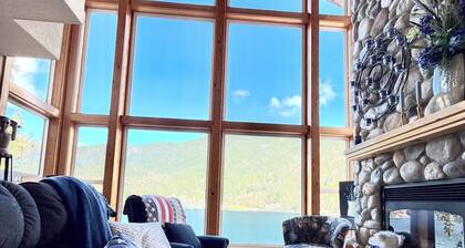 Amazing Lakefront home on Lake Sutherland, WA