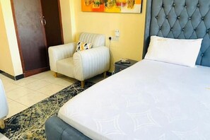 1 bedroom, free WiFi, bed sheets - A clean studio Apartment in Nyali, Mombasa. (Mombasa)