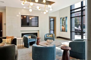 TV, offices - Downtown Living Near King St - Pool & Gym Access (Charleston)