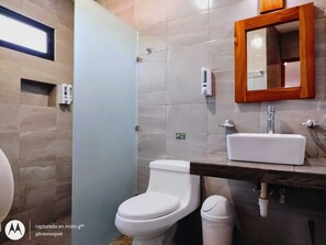 Apartment, 2 Double Beds, Kitchenette | Bathroom