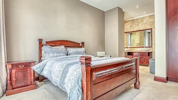 Luxury House, 4 Bedrooms, Garden View